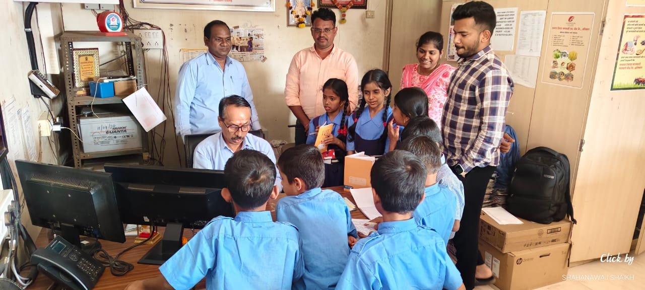 रा. जि. प. शाळा परळीच्या विद्यार्थ्यांची विविध व्यावसायिक ठिकाणी शैक्षणिक भेट.